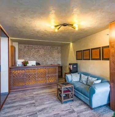 Студио София * ブルガス